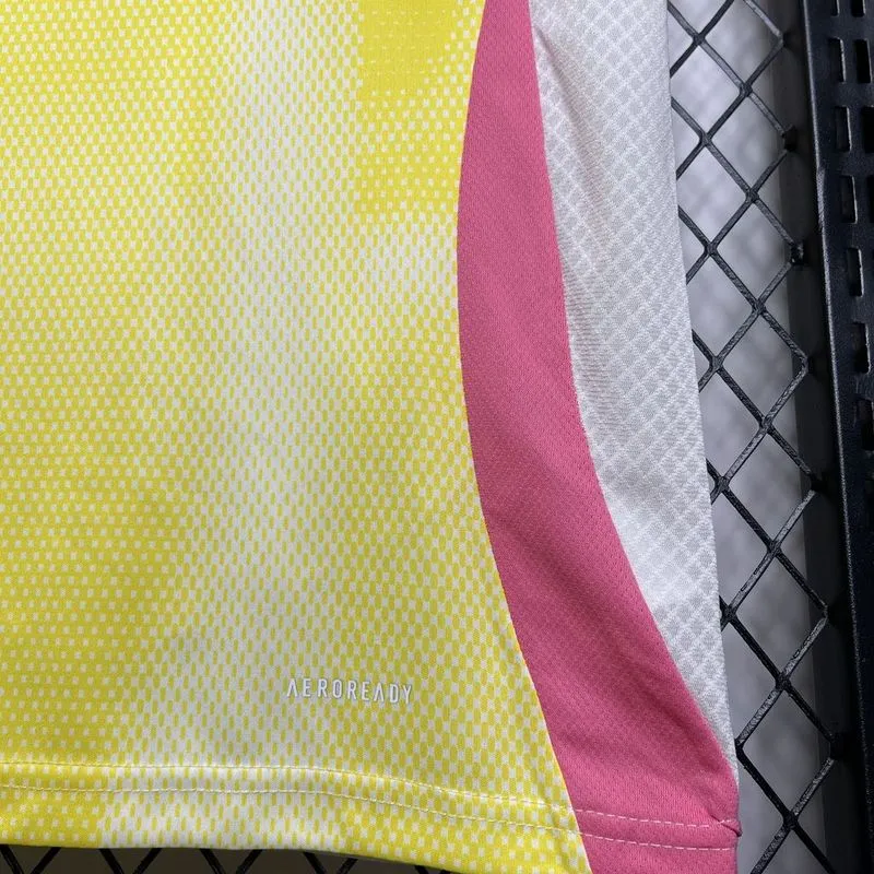 Juventus Away Kit(Jersey+Shorts) 2024-25 - Image 6